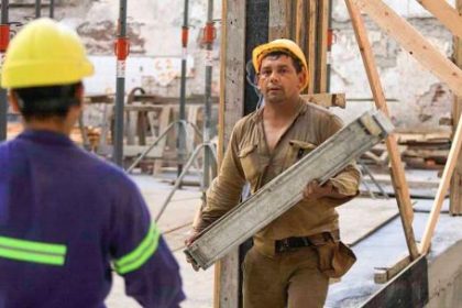 efecto-“serrucho”:-la-construccion-cayo-4,1%-en-junio-pero-cerro-el-semestre-en-positivo