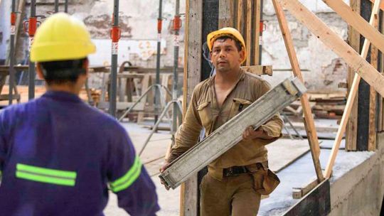 efecto-“serrucho”:-la-construccion-cayo-4,1%-en-junio-pero-cerro-el-semestre-en-positivo