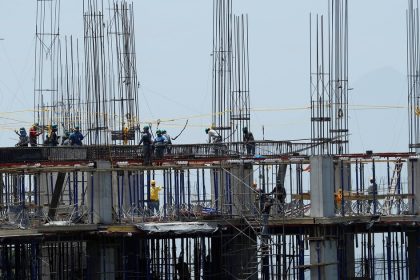 en-el-primer-semestre-la-industria-cayo-2,2%-y-la-construccion-mejoro-casi-3%