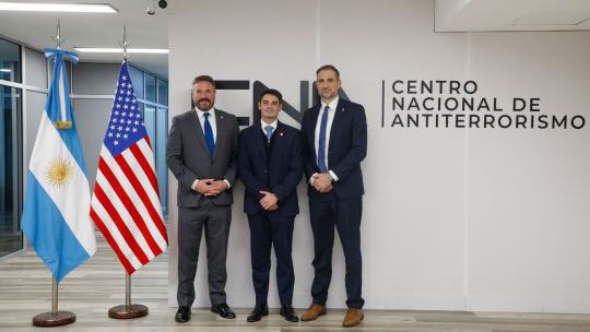 el-fbi-desembarco-en-argentina-con-la-idea-de-blindar-las-fronteras-contra-el-terrorismo-junto-a-la-side