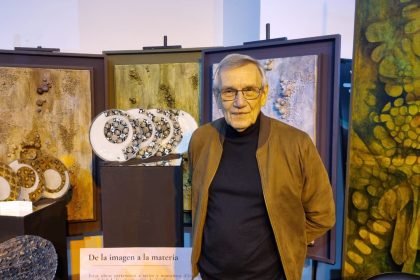 negocios,-arte-y-vinos:-ernesto-engel-presento-obras-inspiradas-en-las-misiones-jesuiticas-y-materiales-de-la-tierra-colorada