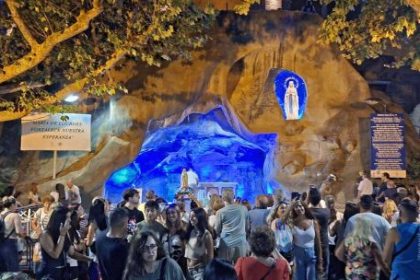 concurrir-al-templo:-del-consuelo-espiritual-a-la-ayuda-para-comer