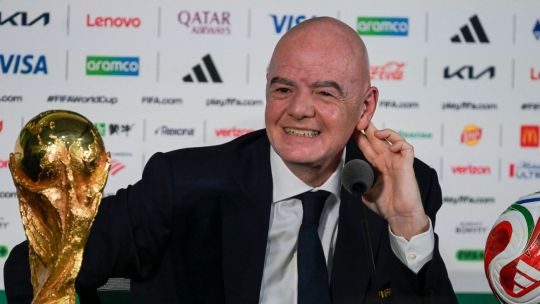 fifa-chief-infantino-gets-backing-of-afa,-south-american-football