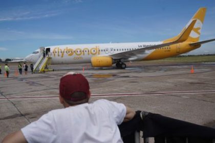 discount-argentine-airline-flybondi-ghosts-boeing,-slashes-75%-of-flights