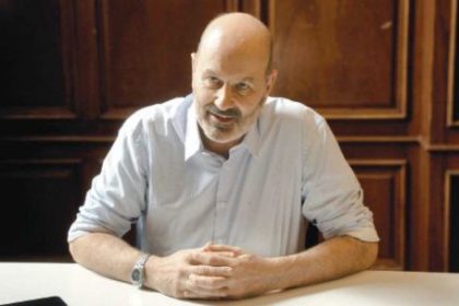 el-ministro,-la-poesia-y-los-libros