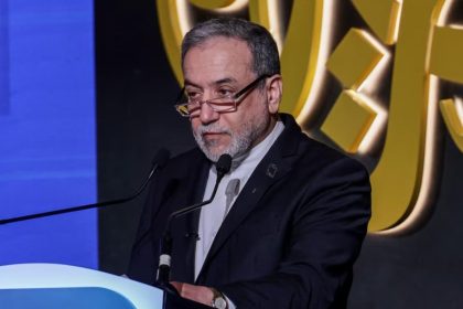 iran-aseguro-que-esta-“muy-cerca”-de-acordar-con-oman-una-nueva-ruta-maritima-en-el-estrecho-de-ormuz