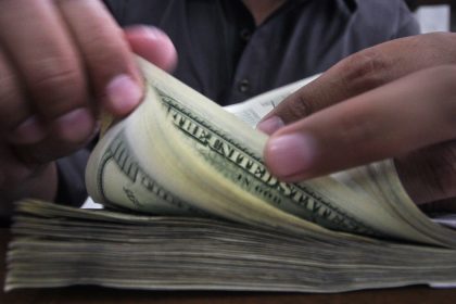 dolar-blue-hoy:-a-cuanto-cotiza-este-domingo-09-de-agosto