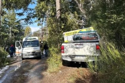 bariloche:-un-auto-derrapo-por-el-hielo,-cayo-al-lago-nahuel-huapi-y-murio-una-nena-de-tres-anos