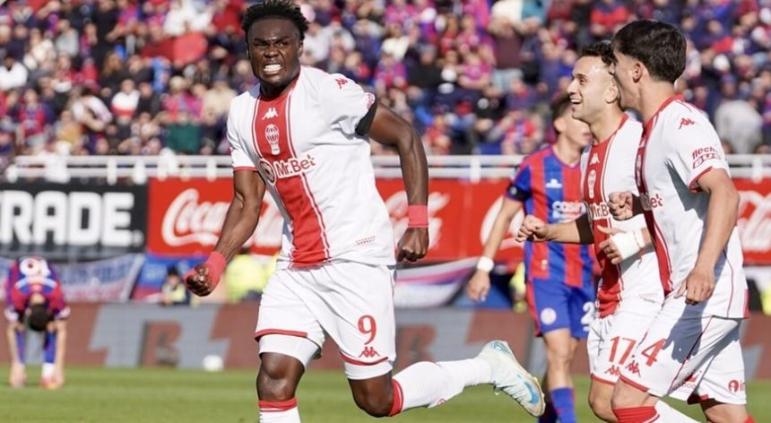 torneo-clausura-|-huracan-hundio-a-san-lorenzo-en-el-clasico:-doblete-de-caicedo,-expulsion-y-una-victoria-que-hizo-historia