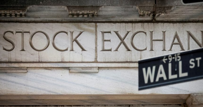 las-cinco-acciones-que-brillan-en-wall-street:-en-lo-que-va-de-2026-las-ganancias-llegan-a-casi-500%