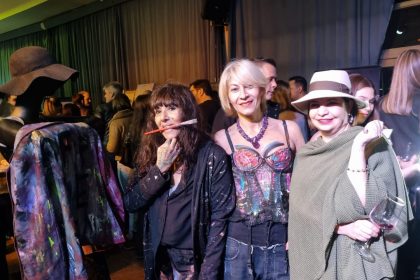 maryan-gonzalez-y-ofelia-cendra-presentaron-su-arte-intervenido-en-el-evento-negocios,-arte-y-vinos:-“nos-fascina,-por-eso-participamos-siempre”