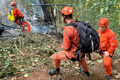 se-estrello-un-helicoptero-turistico-en-brasil:-murieron-el-piloto-y-tres-pasajeros-colombianos