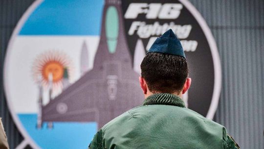 guardias-de-los-cielos-y-guardianes-de-la-patria:-el-rol-integral-de-la-fuerza-aerea-argentina-a-lo-largo-de-su-historia