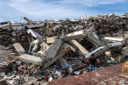 un-fuerte-terremoto-de-magnitud-7,4-sacudio-colombia:-hay-al-menos-18-muertos,-derrumbes,-heridos-y-danos