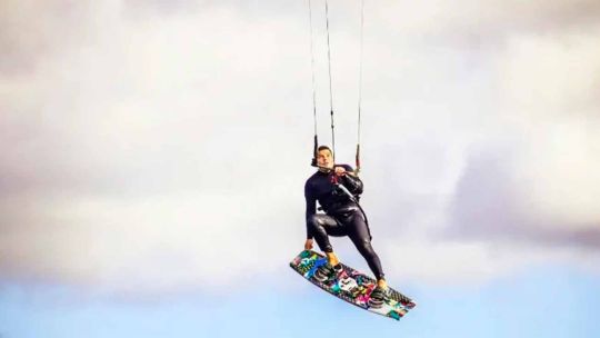 el-ultimo-salto-de-fernando-cappi,-experto-en-kitesurf:-su-novia-grabo-el-momento-de-su-tragica-muerte