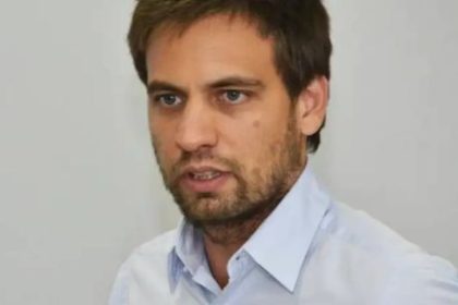 juan-courel:-“massa-podria-madrugarle-la-candidatura-a-kicillof-si-cristina-lo-apoyara”
