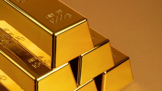 goldman-sachs-mantiene-su-apuesta-por-el-oro-y-lo-ve-en-us$-4.900-a-fin-de-ano:-por-que-es-clave-para-la-argentina