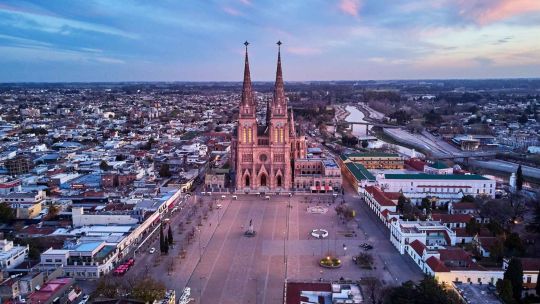 peregrinacion-a-lujan:-veteranos-de-guerra-de-malvinas-de-todo-el-pais-se-reunen-en-la-basilica