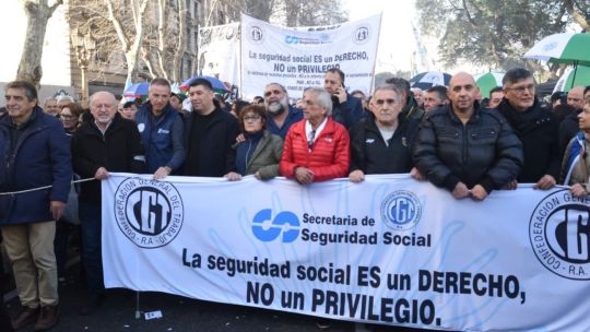 la-alianza-del-declive,-entre-la-impunidad-callejera-y-el-oximoron-ideologico