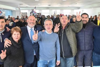 con-massa-de-vuelta-en-escena-y-en-plena-interna-entre-kicillof-y-cristina,-el-pj-bonaerense-suma-a-santiago-cuneo-y-a-larry-de-clay