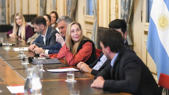 el-plan-de-karina-milei-para-la-provincia:-ir-por-70-intendencias-y-cerrar-el-senado