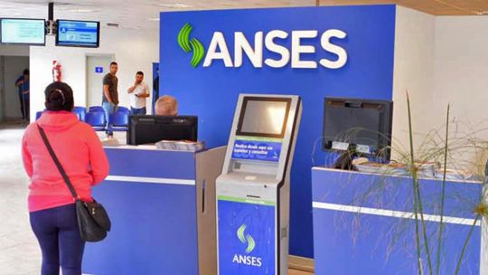 cronograma-de-la-anses-para-el-martes-11-de-agosto:-quienes-cobran-jubilaciones,-aue-y-prestaciones-de-pago-unico