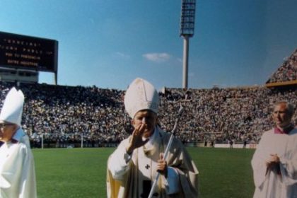 cuando-el-papa-paro-la-pelota-en-argentina
