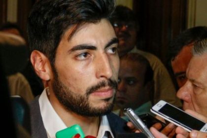 facundo-moyano-volvio-a-hablar-del-escandalo-con-candela-arizaga-y-sorprendio-con-su-defensa:-“volveria-a-hacer-lo-mismo”