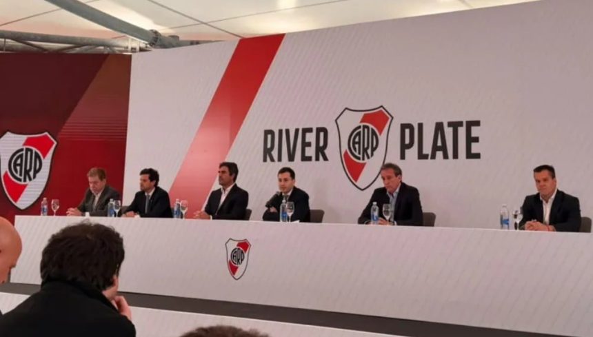 stefano-di-carlo-respaldo-a-coudet,-se-refirio-al-«critico»-presente-de-river-y-hablo-de-las-figuras-apartadas-del-plantel