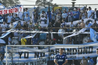 despues-de-secuestrar-un-omnibus-y-llegar-con-impunidad-al-estadio-de-danubio,-los-hinchas-de-cerro-le-generaron-una-nueva-multa-a-su-club:-mira-la-razon
