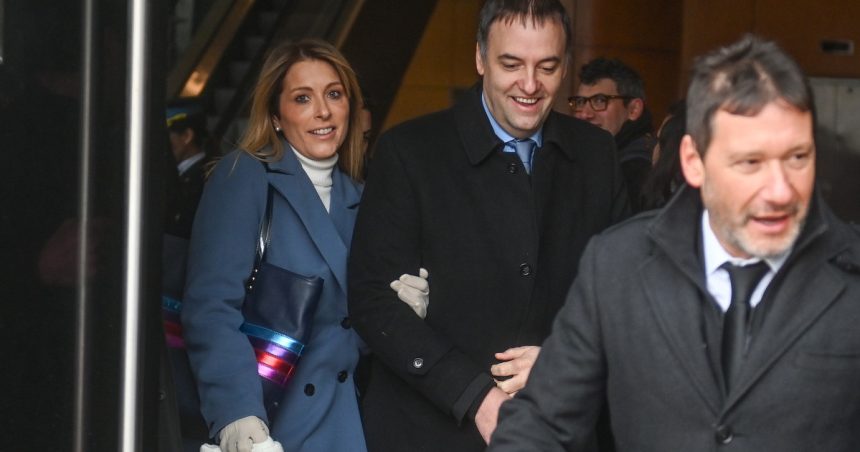con-su-marido-en-el-poder,-en-dos-meses-la-esposa-de-adorni-multiplico-su-facturacion-1.440%