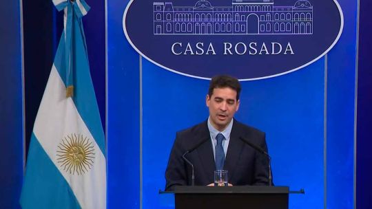 ante-una-pregunta-de-perfil,-ravier-evito-precisar-donde-estan-los-fondos-del-impuesto-a-los-combustibles
