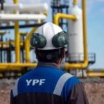 ypf-rompio-records-en-el-segundo-trimestre:-gano-u$s-1.205-millones-y-disparo-su-ganancia-de-caja