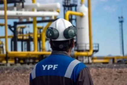 ypf-rompio-records-en-el-segundo-trimestre:-gano-u$s-1.205-millones-y-disparo-su-ganancia-de-caja