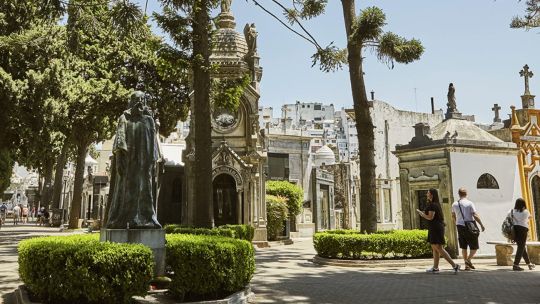 planean-un-“gift-shop”-en-el-cementerio-de-la-recoleta-para-llevarse-recuerdos