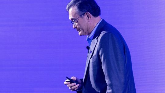 intel-recauda-us$-20.000-millones-en-venta-ampliada-de-acciones-para-impulsar-su-estrategia-de-ia