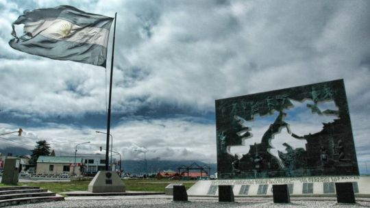 “puerto-stanley,-1982”:-los-hechos-reales-que-inspiraron-una-novela-sobre-malvinas