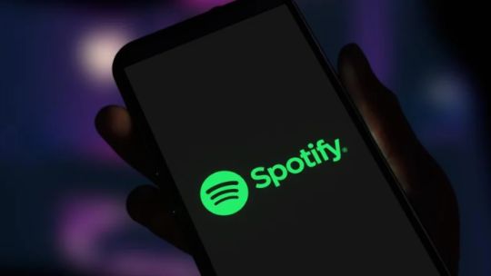 spotify-solicitara-a-artistas-identificar-la-musica-creada-con-ia