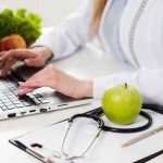 nutricionistas,-el-desafio-de-la-ciencia-frente-a-la-inteligencia-artificial-y-el-marketing:-“no-somos-maquinas-que-incorporamos-nutrientes”