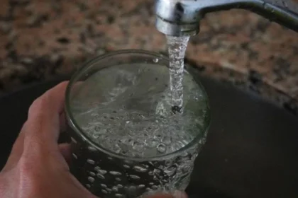 vecinos-de-la-plata-llevan-semanas-sin-agua-y-absa-responsabiliza-a-edelap