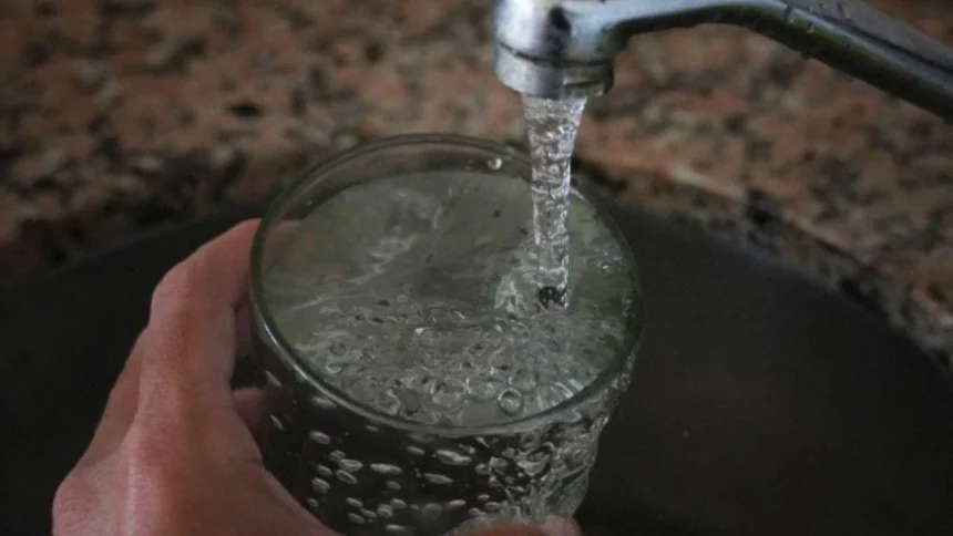 vecinos-de-la-plata-llevan-semanas-sin-agua-y-absa-responsabiliza-a-edelap