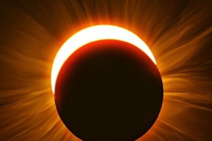eclipse-solar-total-del-12-de-agosto:-a-que-hora-alcanza-su-punto-maximo-y-como-seguirlo-desde-argentina