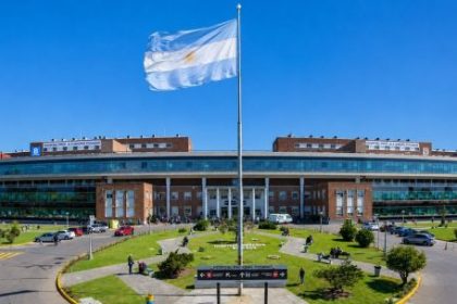 milei-limits-free-hospital-care-for-foreigners-in-argentina