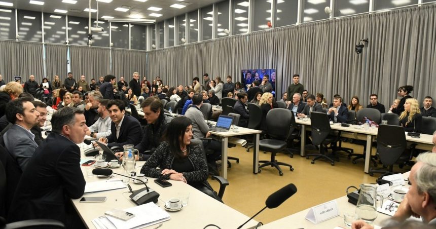 tras-un-debate-convulsionado-y-sin-el-peronismo,-lla-dictamino-el-proyecto-que-modifica-la-carta-organica-del-banco-central