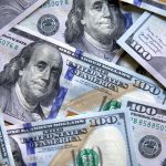con-el-dolar-estable,-sube-el-riesgo-pais-mientras-el-mercado-centra-su-expectativa-en-la-licitacion-de-deuda-de-esta-tarde