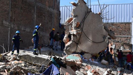 colombia:-miles-de-familias-no-pueden-volver-a-sus-casas-tras-el-terremoto-y-los-refugios-son-“muy-improvisados”