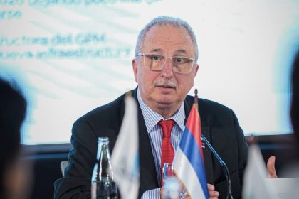 asamblea-del-norte-grande-|-el-gobernador-passalacqua-invito-a-“mirar-mas-al-norte:-cuando-alguien-se-pierde,-no-busca-el-este-o-el-oeste,-busca-el-norte”