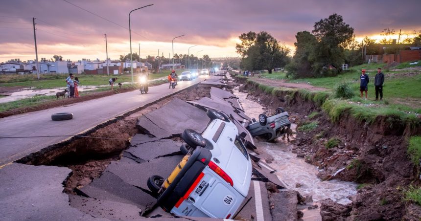 la-muestra-anual-de-fotoperiodismo-expone-las-imagenes-que-marcaron-la-argentina-en-2025