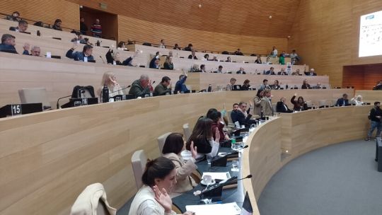 fondos-de-nacion:-llaryora-logro-respaldo-opositor,-pero-se-tenso-la-discusion-por-el-gasto-en-cordoba