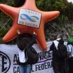 todas-las-fotos-que-dejo-el-“banderazo-por-la-ciencia”-en-el-obelisco:-“basta-de-recortar-fondos”